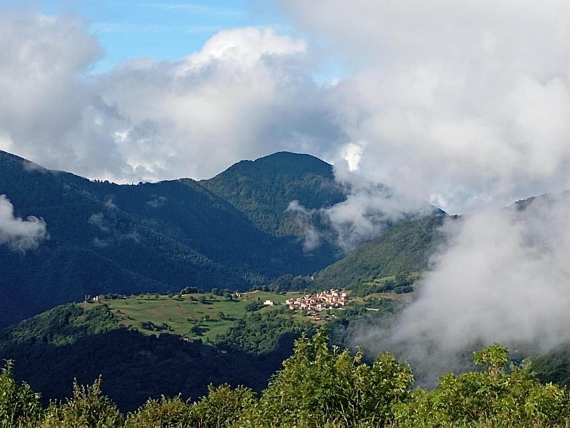 Casa Dei Pasqui' Villa Bollone Buitenkant foto